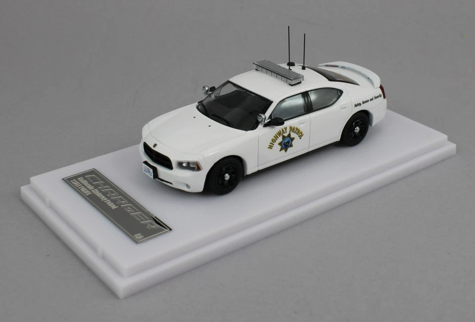 1:64 *ROLLIN DIECAST* Polar Bear #3 CALIFORNIA HIGHWAY PATROL Dodge Charger - Image 2 of 4