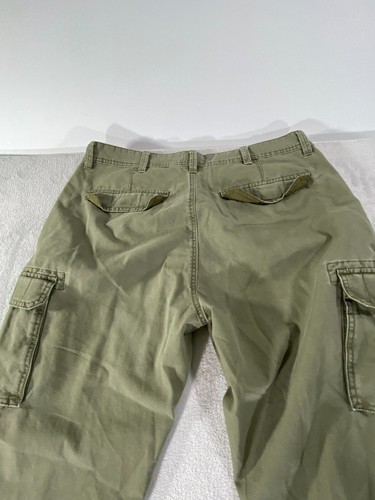 Pantalones cargo St John's Bay para hombre, talla 38 W X 34 L, color verde, usados - Imagen 17 de 23