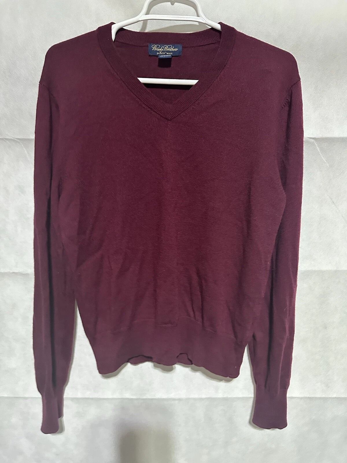 Brooks Brothers Saxxon Wool Sweater Size Medium V-Neck Burgundy Preppy Academia
