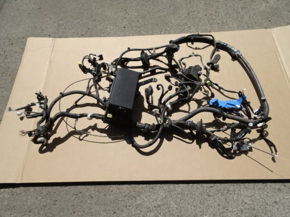 11 Lexus GX460 wiring harness w/ fuse box, engine room 82111-60p01