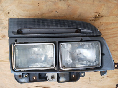 05 06 07 ISUZU NPR W4500 W5500 RIGHT FRONT HEADLIGHT ASSEMBLY SEE PICS