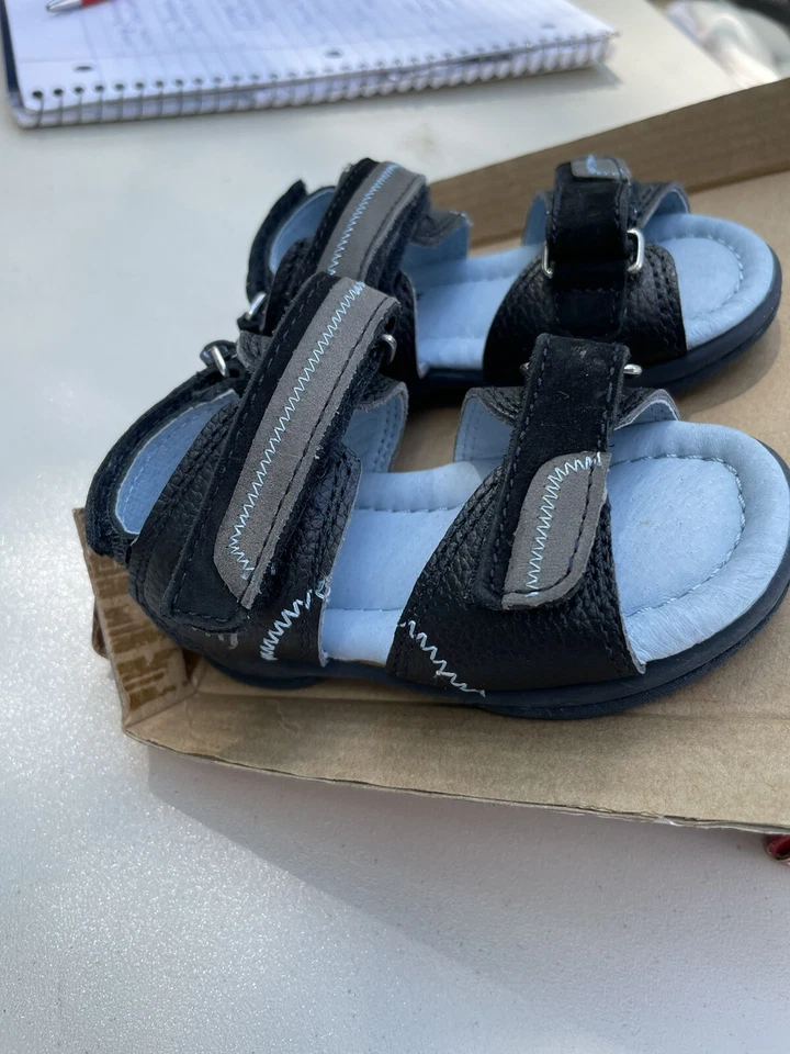 Sandalias de cuero azul marino Umi para niña pequeña - talla 5 Foto 3 de 4