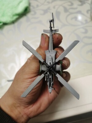 Hand-made 1/144 Scale  American AH-1Z helicopter  Viper finished model