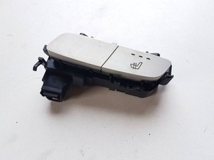 Mercedes-Benz C W205 2015 Schalter Sitzheizung A2139057502 RUM30005