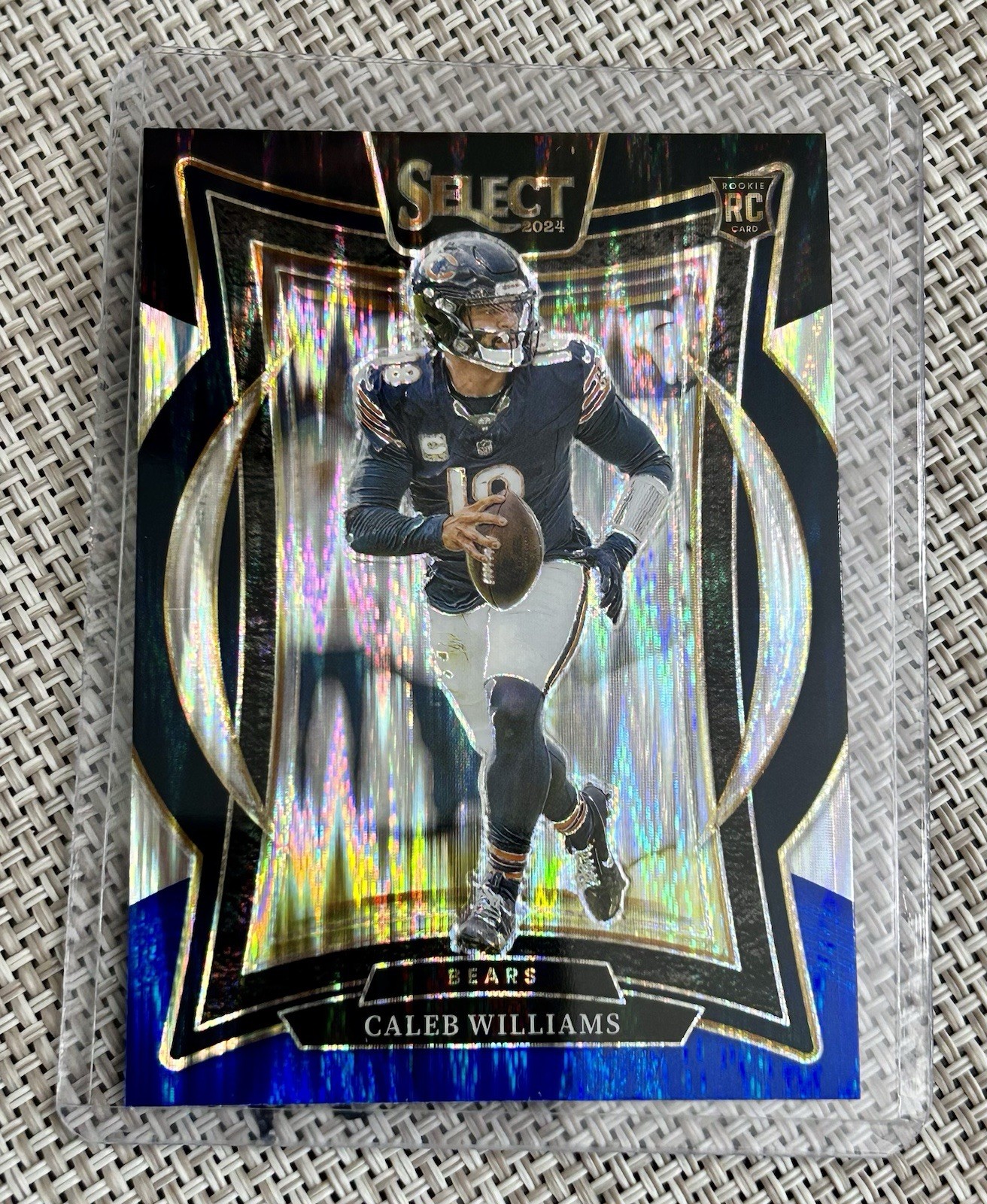 2024 Panini Select - Concourse Caleb Williams #25 Black & Blue Shock Prizm (RC)