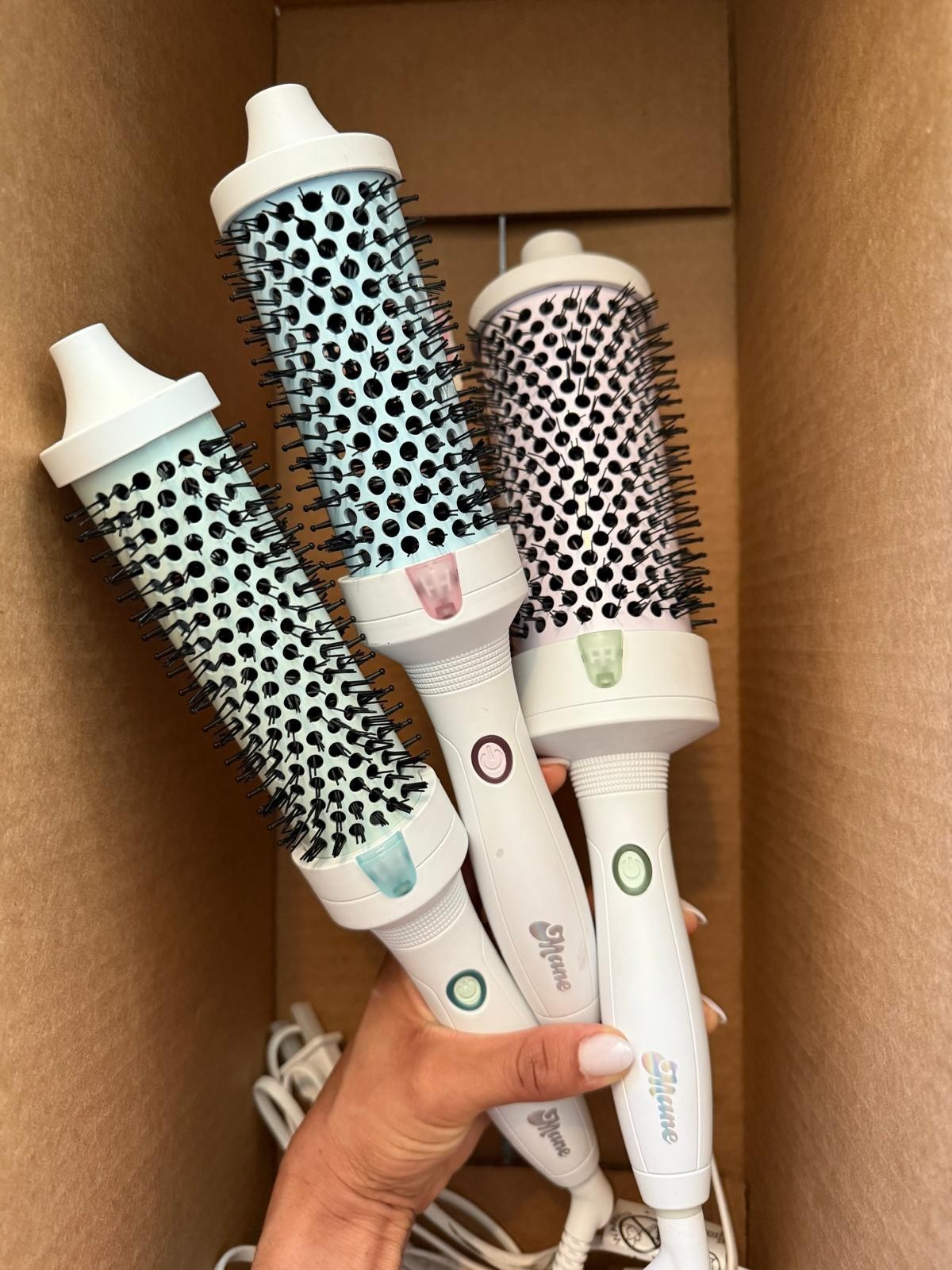 MANE It's Giving Body Meduim Hot Thermal Round Brush