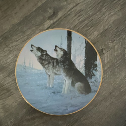 Arctic Majesty Wolf Porcelain Collector Plate Cry of the Wild Collection