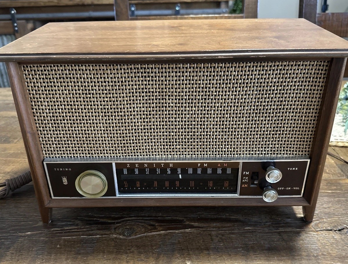 Zenith S-58040 K731 Tube Radio AM FM Wood Table Radio 1950s