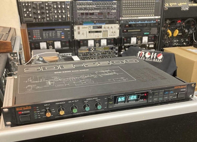 Roland SDE-2500 MIDI Digital Delay Effects Processor AC100V