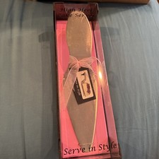 HIGH HEEL CAKE SERVER STAINLESS SERVE IN STYLE WILD EYE DESIGNS NEW IN BOX