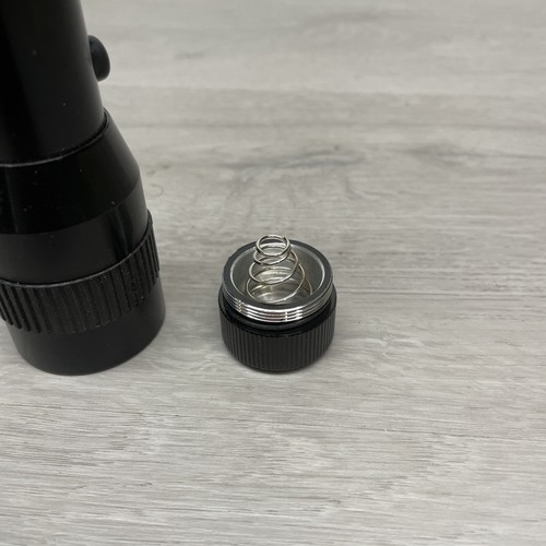 Torcia led alta sierra nera 2 batterie AA 13 LED senza batterie funzionante - Foto 6 di 6
