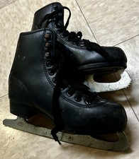 Youth Figure Ice Skates Size 1 Black Made In Taiwan Canada Blades Recreational