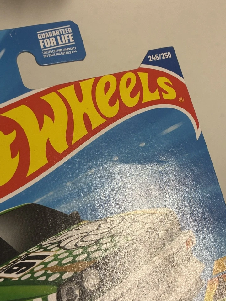 2025 Hot Wheels BMW M3 Wagon Super Treasure Hunt - Blemished Card - Image 4 of 4