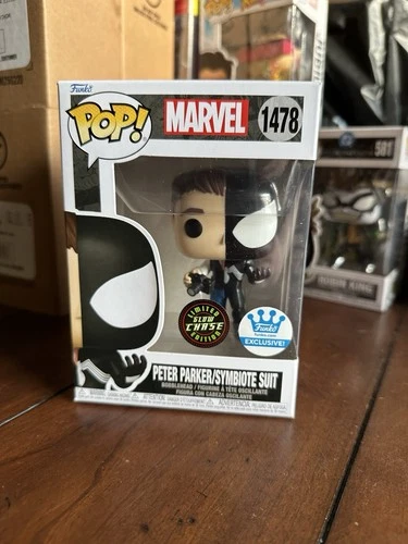 Funko Pop! Vinyl: Peter Parker/Symbiote Suit (CHASE) - #1478 - Marvel - New