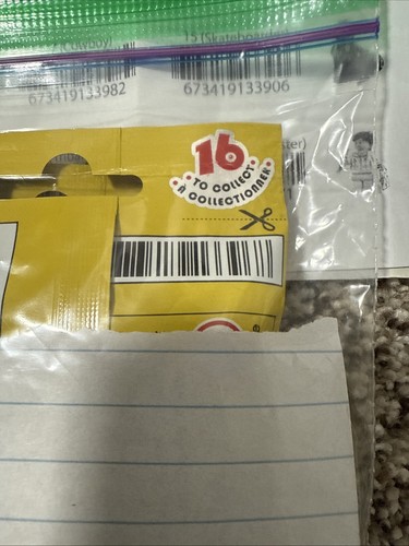 LEGO Series 1 Collectible Minifigures 8683 - Spaceman (SEALED) - Picture 2 of 2