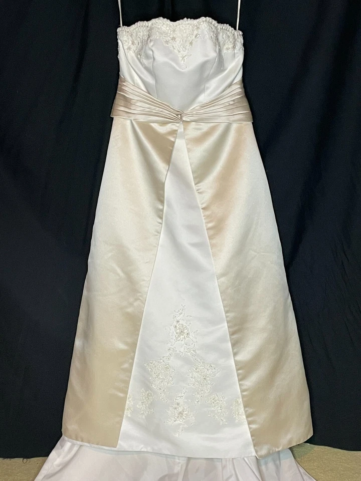 David's Bridal 无肩带 T8580 香槟象牙白新娘礼服婚礼礼服 14W — 第 4/4 张图片