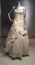 New Wedding Ball Gown Dress Ivory Size 6 36/30 Easy Carry .Outdoor Photo Perfect