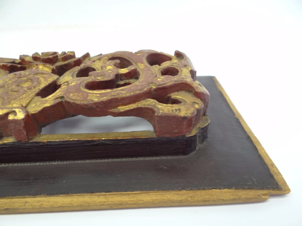 Jarrón antiguo con ramo de flores de oro pintado tallado chino con acabado de muebles Foto 3 de 4