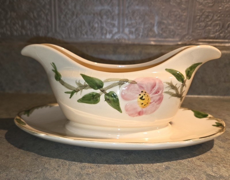 Vintage Franciscan Desert Rose Gravy Sauce Boat Double Spout Attached Underplate