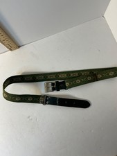 green stretch needlepoint/woven textile belt with a brass-tone buckle 34  