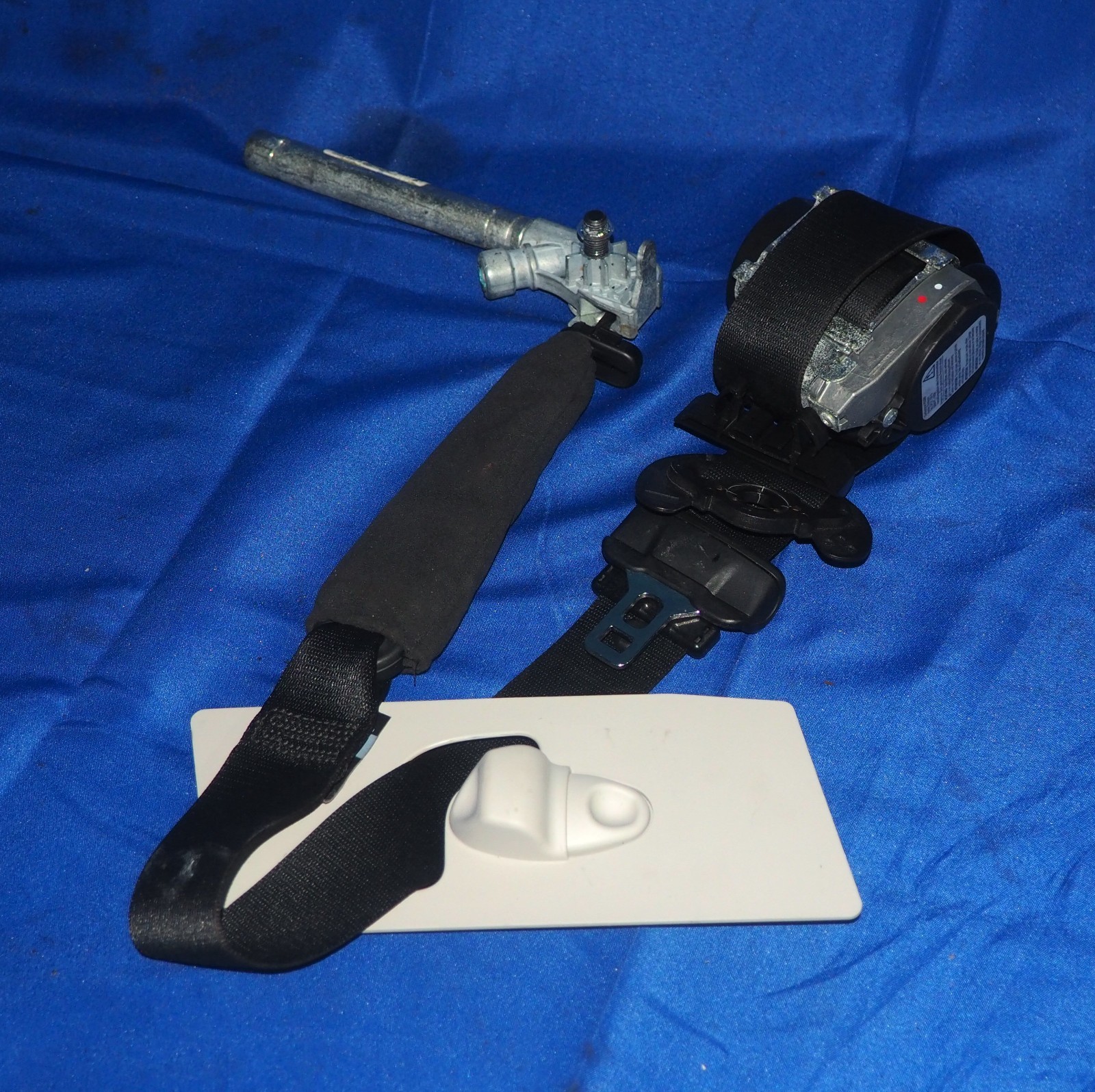 2014-2023 Maserati Ghibli Front Passenger Right Seat Belt Retractor Assembly OEM