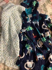 Boys 2 Piece Carters 2T-5T Hooded Robe, Blanket