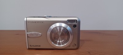 Fujifilm FinePix F30 Compact Digital Camera 6.3MP | eBay