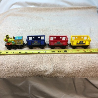 VINTAGE 1998 3 ANIMAL 3 CAR MAGNETIC ZOO TRAIN