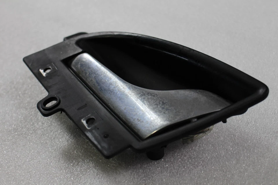 Maserati GranCabrio, LH, Left, Exterior Door Handle, Dmg, Used, P/N 980145006 - Image 4 of 4