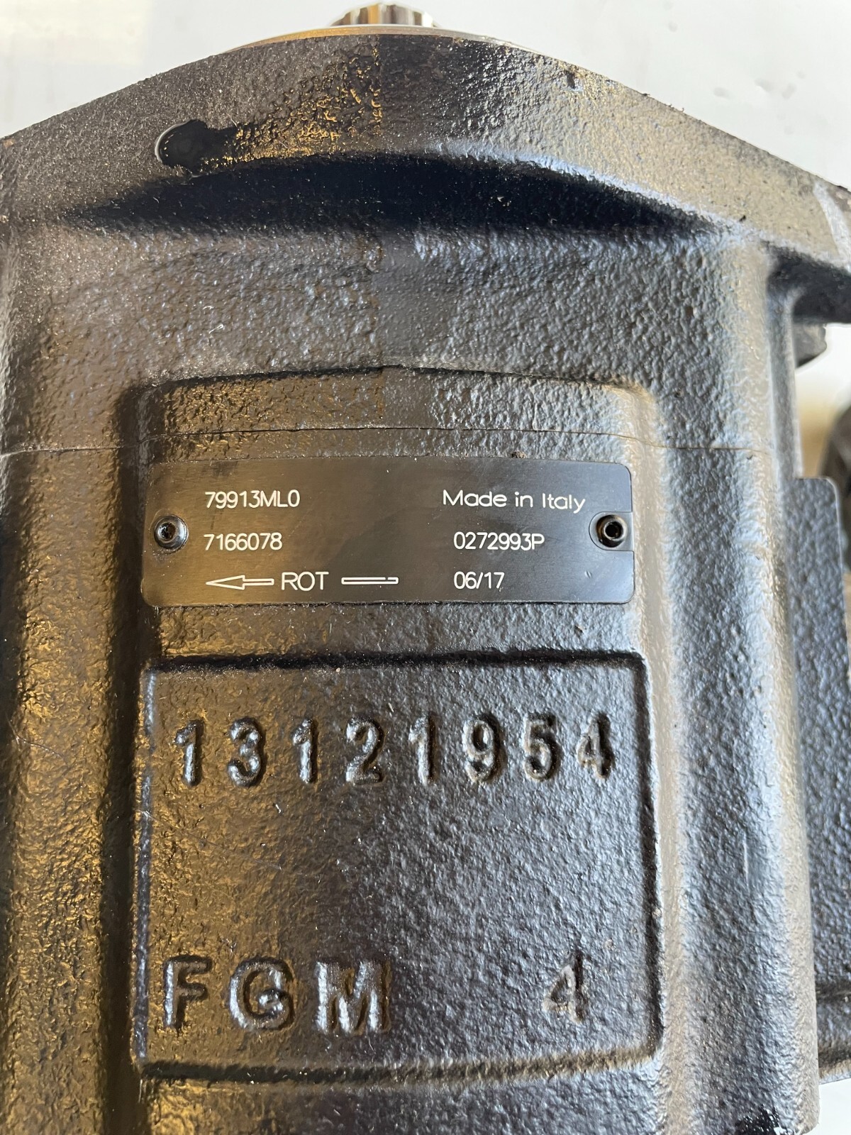 Bobcat DOUBLE GEAR PUMP 7166078 13121954 | eBay