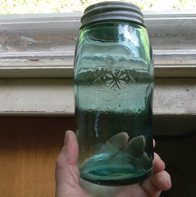 PRETTY BALL BLUE SNOWFLAKE TUDOR ROSE BOLD EMB QUART 1858 FRUIT JAR SHINY NICE