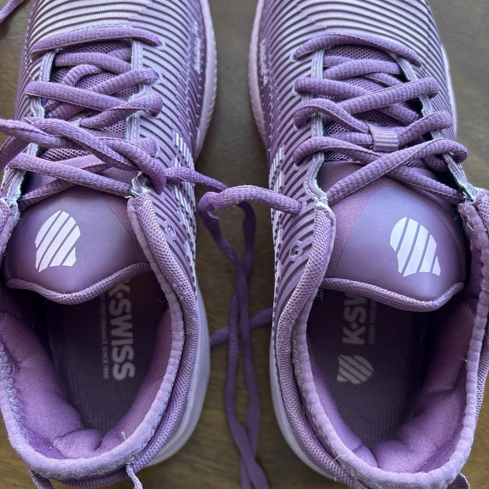 Zapatillas deportivas para mujer K-Swiss en púrpura talla 8. Usado Foto 2 de 4