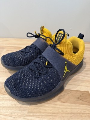 Nike Air Jordan Trainer 2 Flyknit Michigan Wolverines - Size 11 M