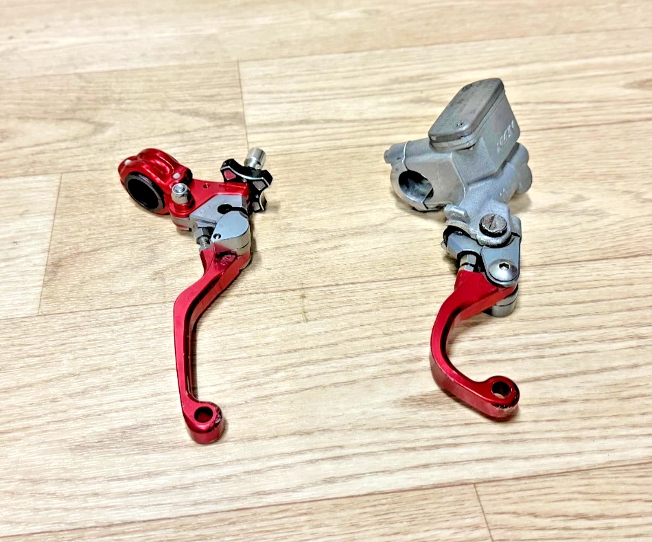 Cilindro maestro de freno delantero Nissin 1996-2007 Honda CR125R CR250R OEM *Bueno* Foto 3 de 4