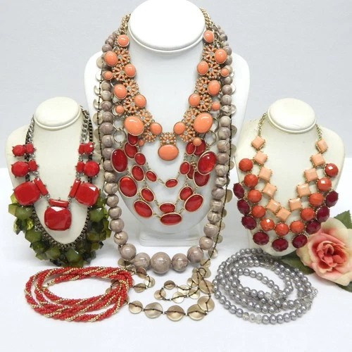 VINTAGE TO NOW FASHION COSTUME JEWELRY NECKLACE LOT ASSORTED TYPES & MATERIALS