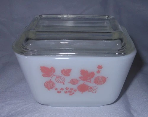 Vintage Pyrex Pink Gooseberry Refrigerator Dish w/Lid 1- 1/2 Cup 501 (1957-1966)