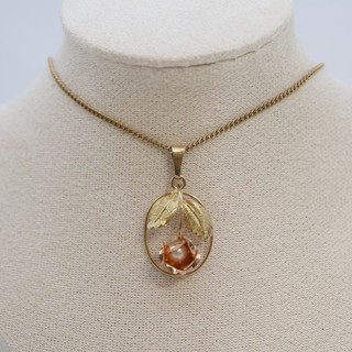 Beautiful pearl roses pendant chain both 333 gold 9.3/47 cm = 5.41g