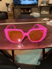 Gucci Bright Pink Statementtt Sunglasses with Lenses