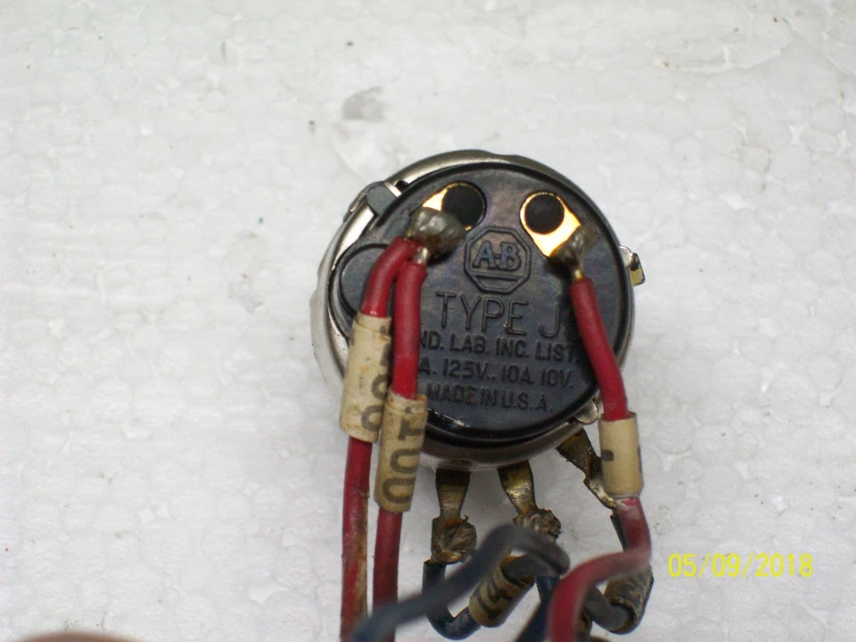 POTENCIÓMETRO ALLEN BRADLEY TIPO J con perilla  Foto 2 de 2