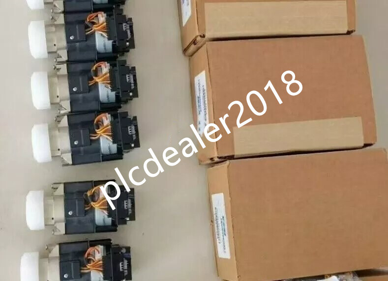 1PC New In Box EZ011-820-4 Valve EZ0118204 DHL Expedited