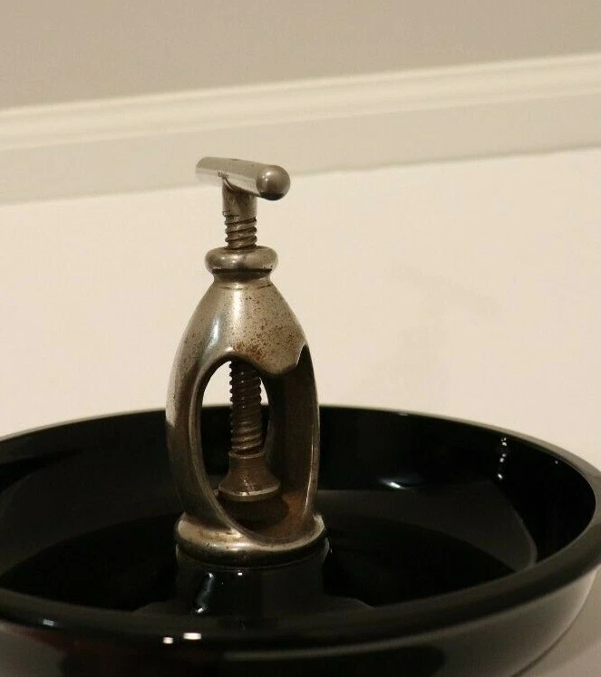 VINTAGE STEEL NUT CRACKER WITH AN ATTACHED BLACK GLASS BOWL - Image 3 of 4