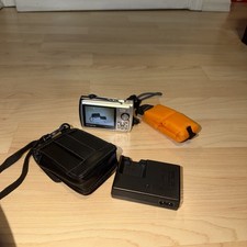 Olympus Stylus 850 SW Digital Camera and Battery Charger without cord WORKS 