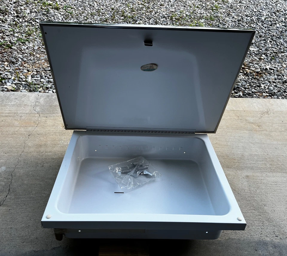 Nutone Model 27-P Bathroom Metal Wall Medicine Cabinet above Sink missing Mirror - Изображение 4 из 4