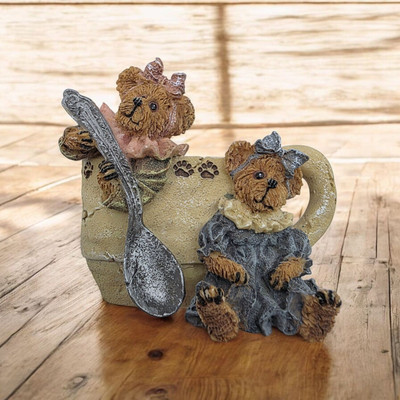 Boyds Bears & Friends Bearware Collection Pin/Brooch Prissie & Missie Fixin Tea