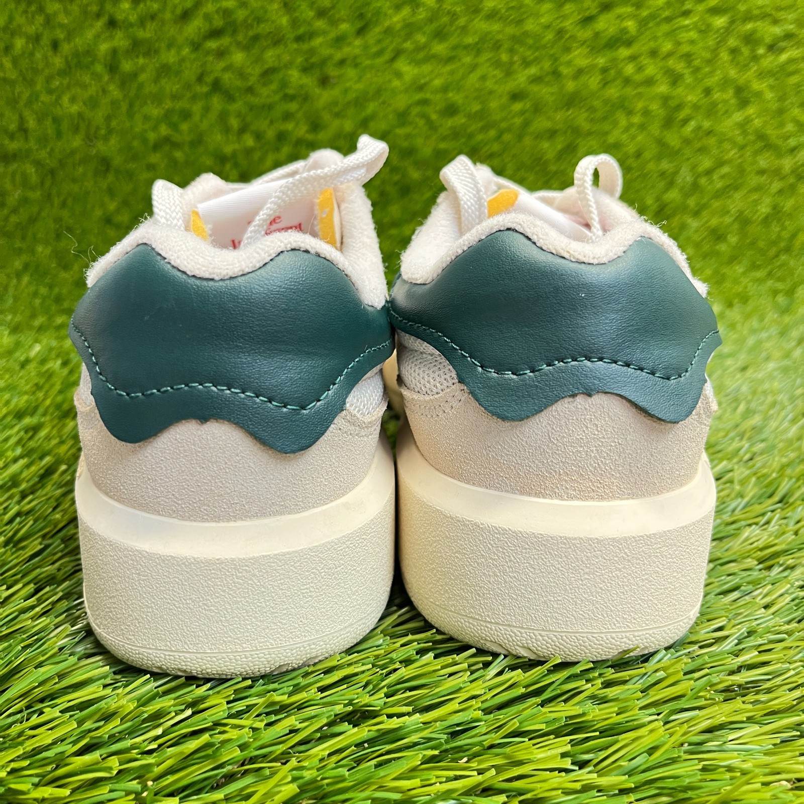 New Balance CT302 Boys Size 4.5Y Beige Green Athletic Running Shoes Sneakers thumbnail 6