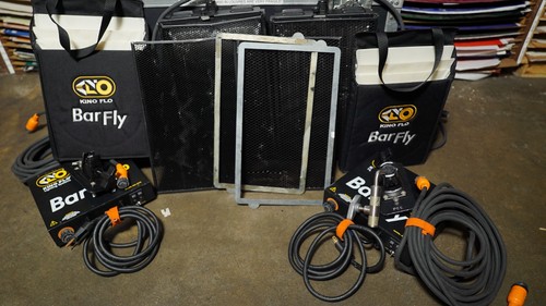 Kino Flo Bar-Fly 200 Light Kit W/2 fixtures & Hard Traveling Case - Picture 5 of 5