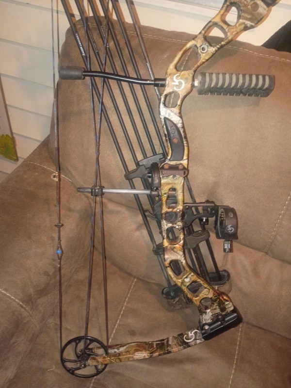 Quest G5 Compound Bow