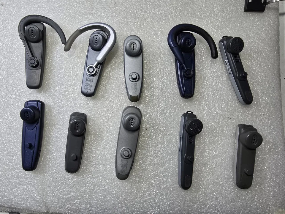 Lote de 10 Auriculares Bluetooth Sony Ericsson - Para Piezas o Reparación - Sin Probar Foto 2 de 4