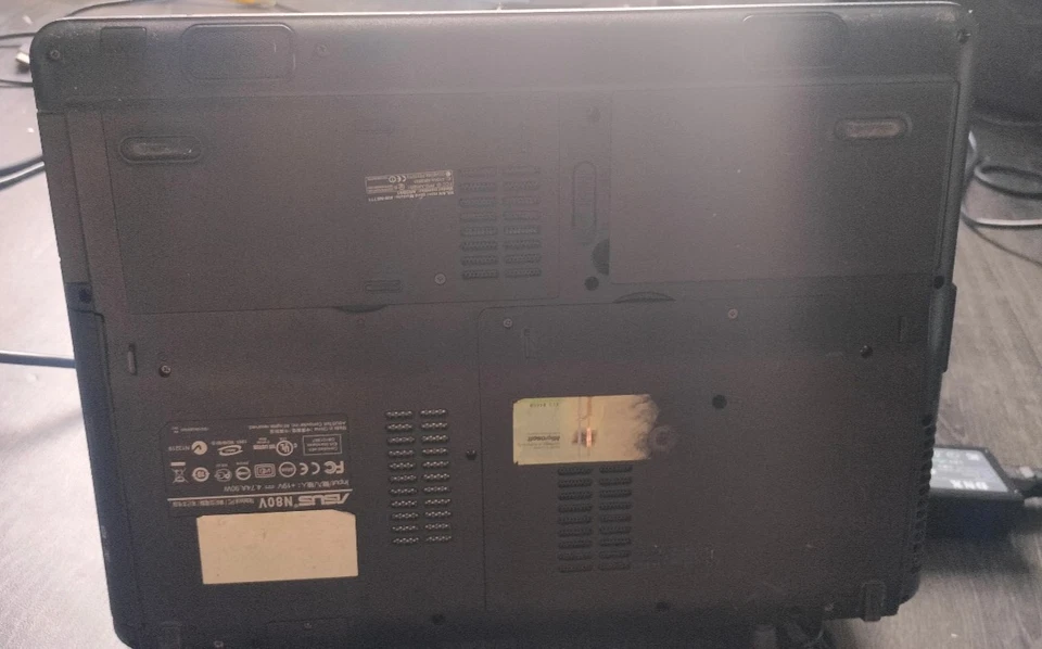 PC portable Asus N80V Intel core 2 T9800 Duo NVIDIA Geforce9650MGT  - Photo 3/3