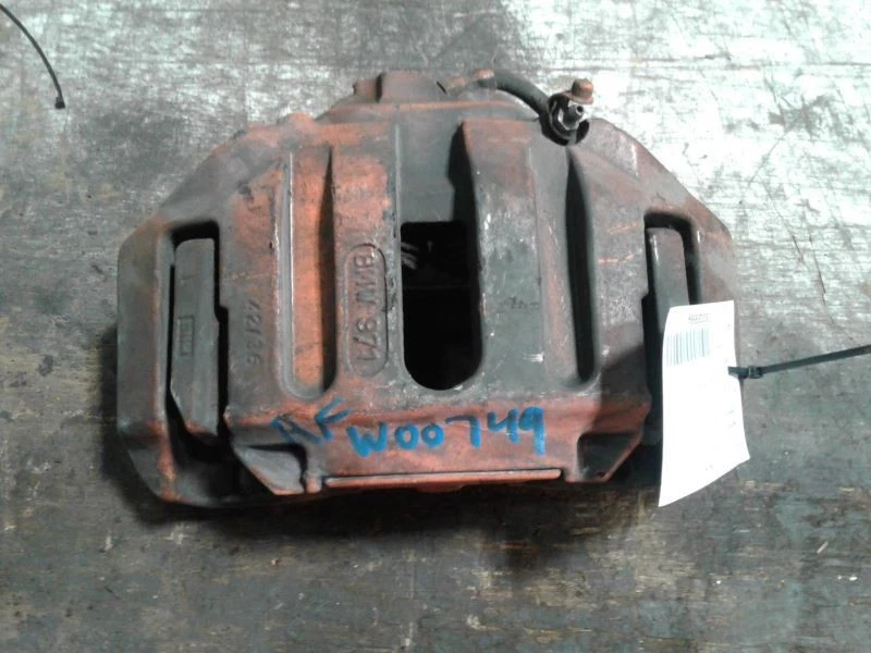 Pinza de freno delantera derecha pasajero BMW M5 34112283162 2006-2010 Foto 2 de 4